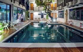 โรงแรมสาธุ